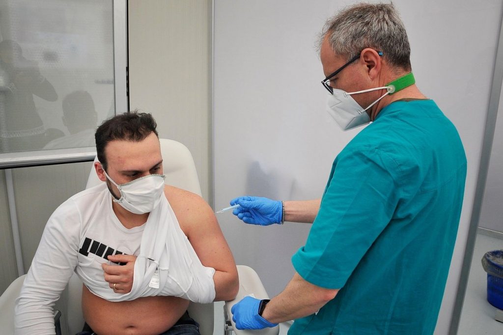 Bilanțul vaccinării. Peste 71.000 de români vaccinați în ultimele 24 de ore. Câte reacții adverse au apărut