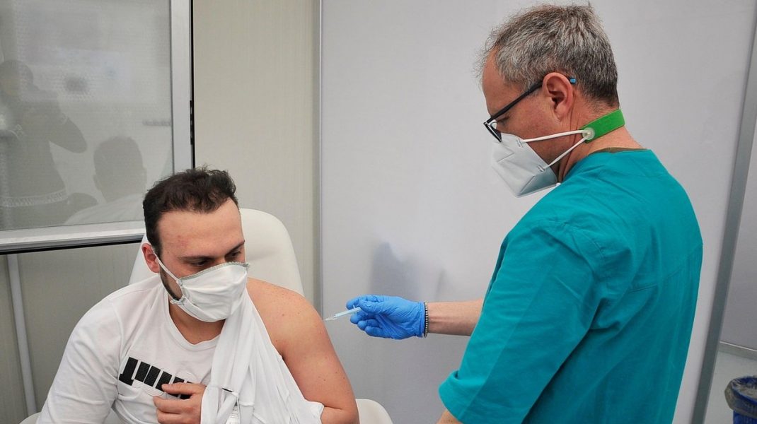 Bilanțul vaccinării. Peste 71.000 de români vaccinați în ultimele 24 de ore. Câte reacții adverse au apărut
