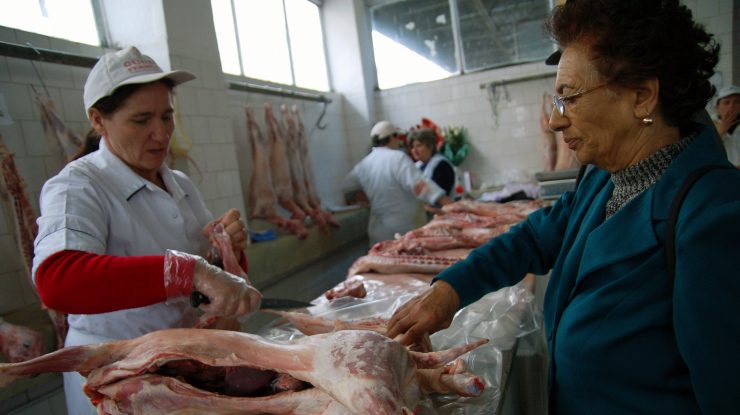 România importă carne în valoare de peste 900 de milioane de euro
