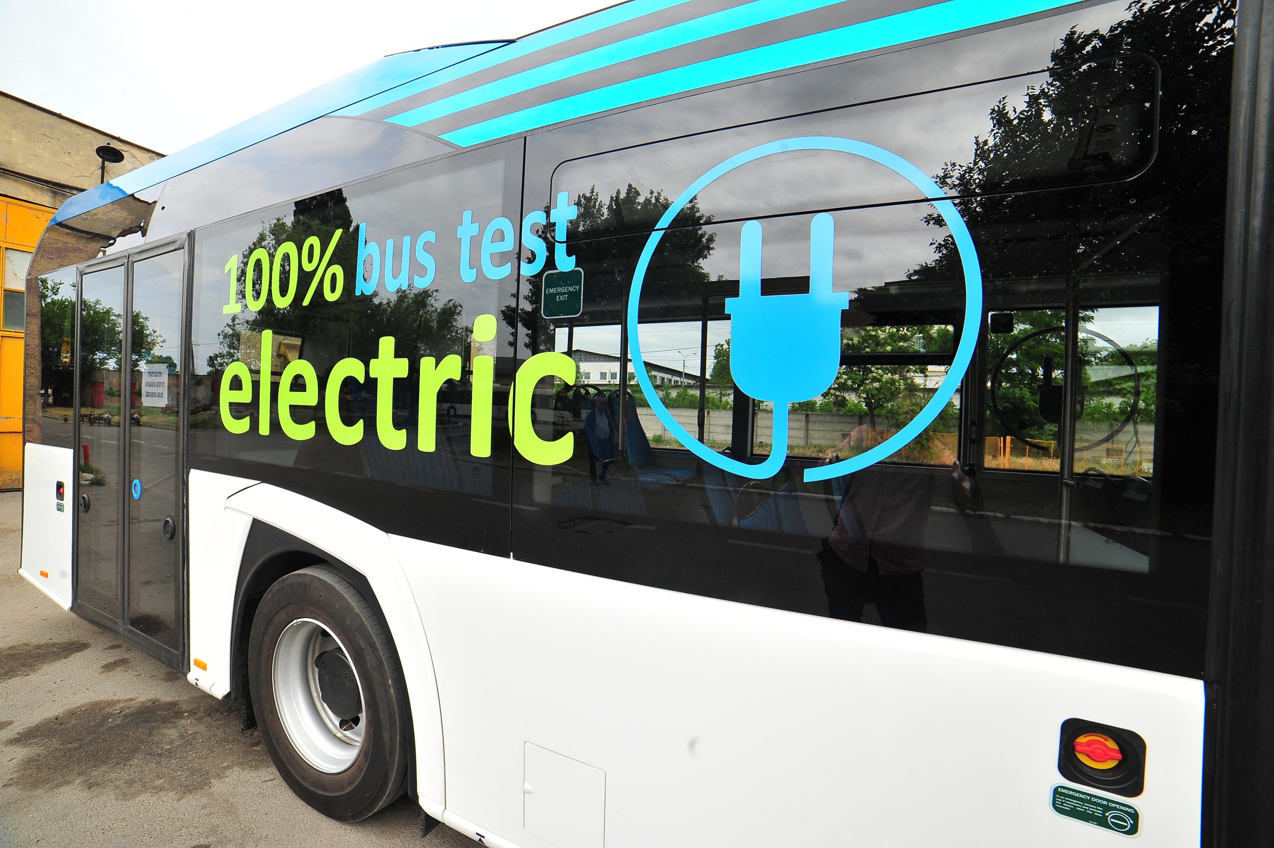 Primul autobuz electric fabricat în România. Unde poți călători cu el