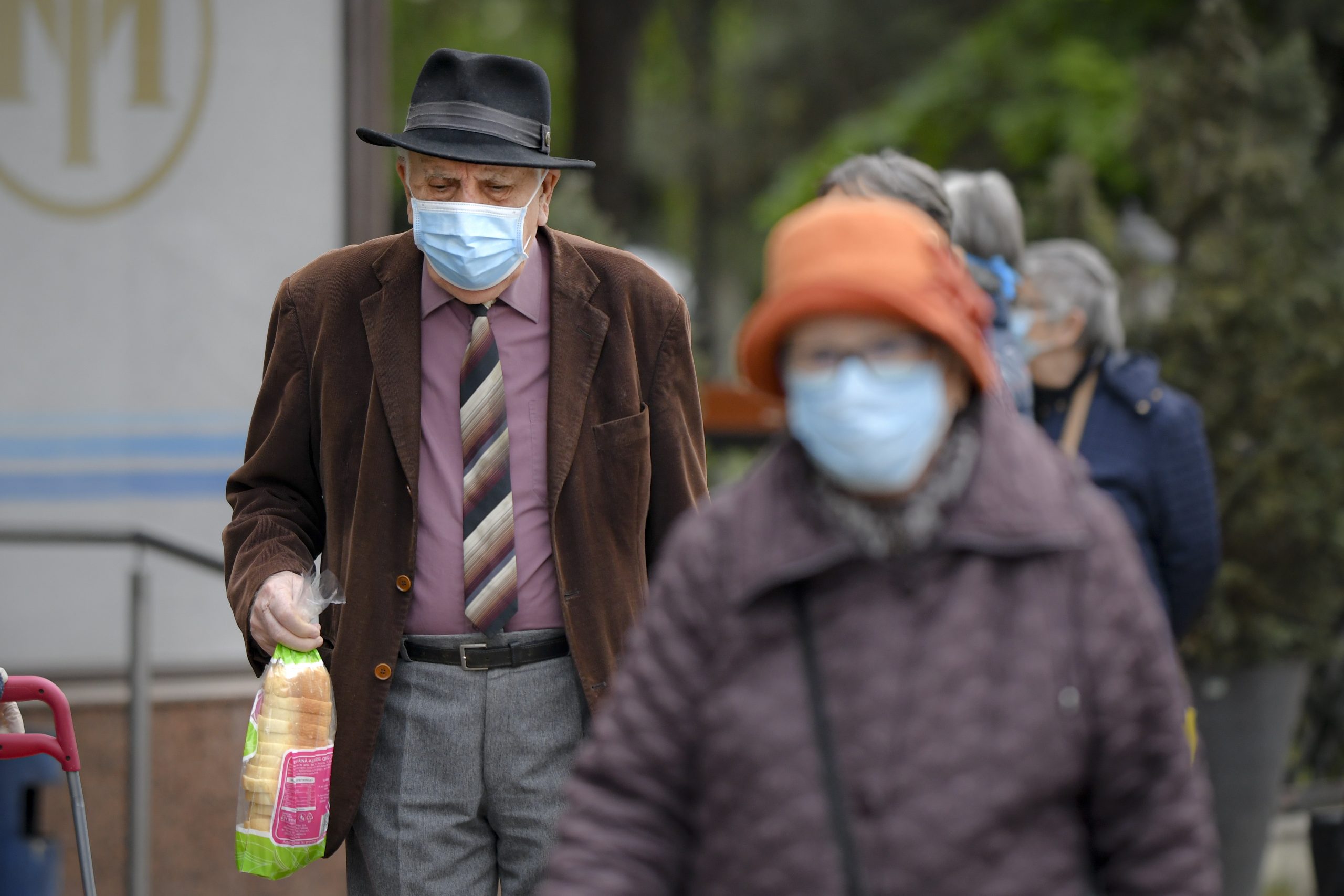 Rata de infectare continuă să crească în București. CMBSU va anunța noi restricții