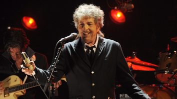 Bob Dylan lansează primul album dublu din istoria rockului: Blonde on Blonde