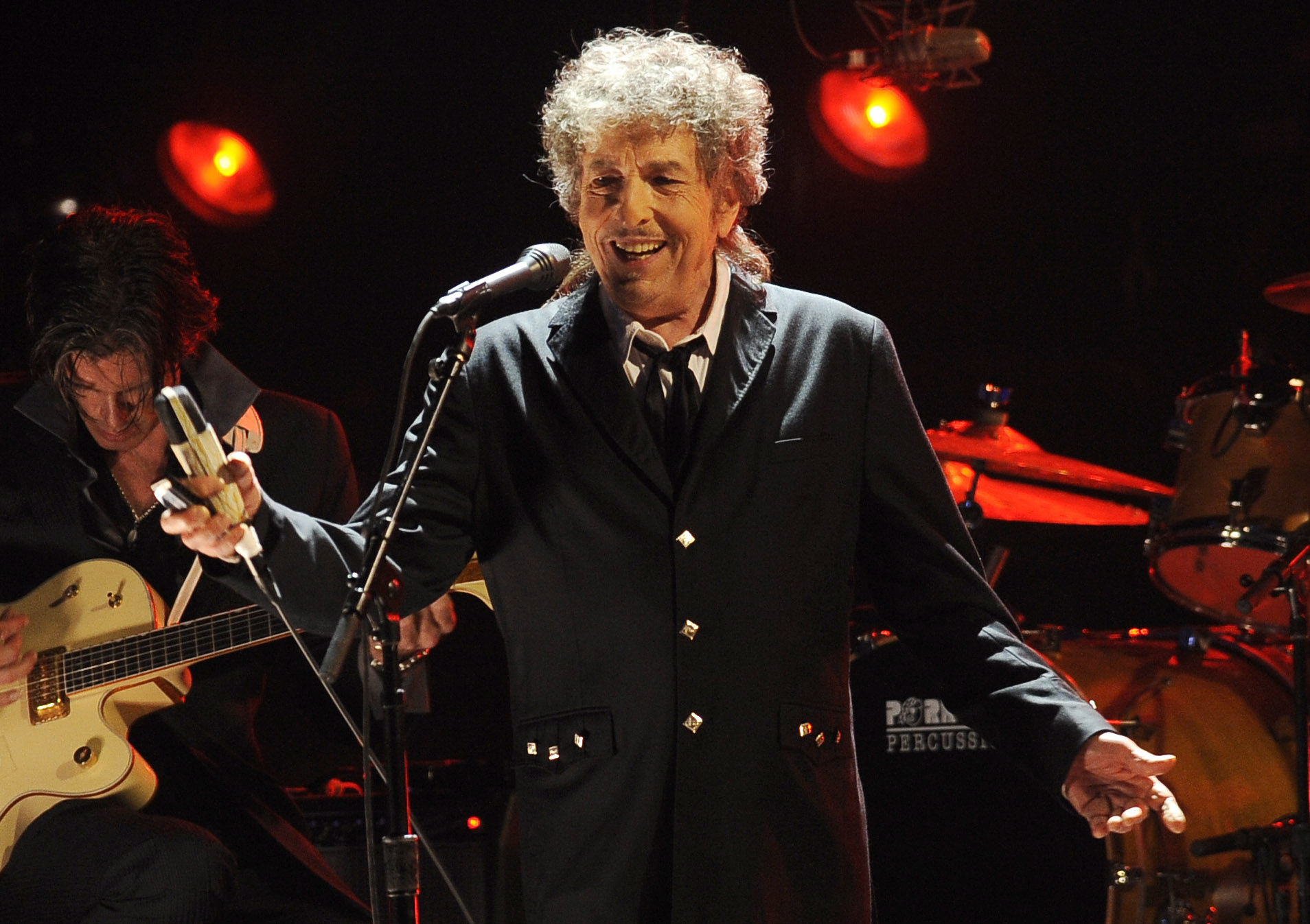 Bob Dylan lansează primul album dublu din istoria rockului: Blonde on Blonde