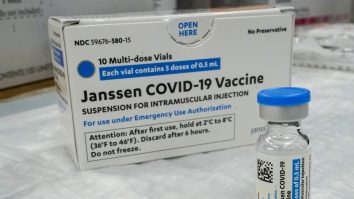 Efectele secundare ale vaccinului anti COVID Janssen: Trei simptome necesită asistență medicală imediată