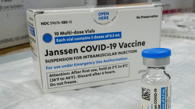 Peste 64.000 de doze de vaccin Johnson&Johnson ajung joi în România