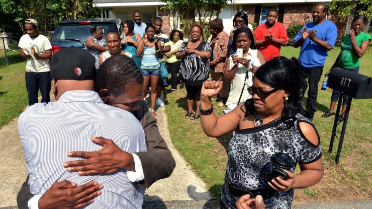 Despăgubiri uriaşe pentru doi fraţi, acuzaţi pe nedrept de crimă şi viol. Au stat aproape 31 de ani la închisoare