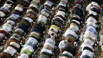 Islamul celebrează finalul Ramadanului. Lumea musulmană s-a adunat la Marea Moschee "Ayasofya"