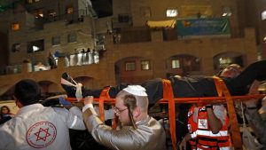 O nouă tragedie în Israel. Două persoane au murit şi cel puţin 150 au fost rănite după ce s-a prăbuşit tribuna de la o sinagogă