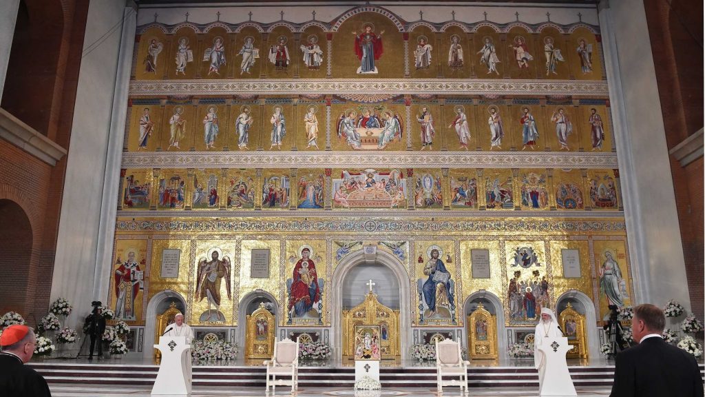 Record mondial: Catedrala Mântuirii Neamului are cel mai mare iconostas ortodox din lume