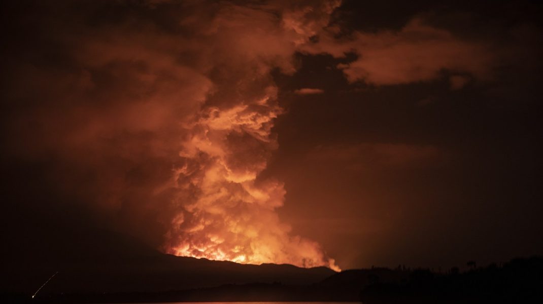Scenariul care îi sperie pe cercetători. De ce este foarte periculoasă erupția din Congo