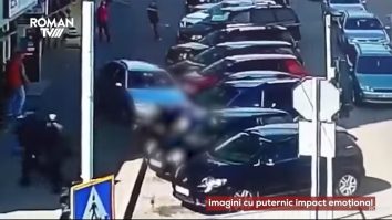 VIDEO. Trei răniţi la Roman după ce o şoferiţă a încurcat pedalele la ieşirea din parcare. Momentul accidentului