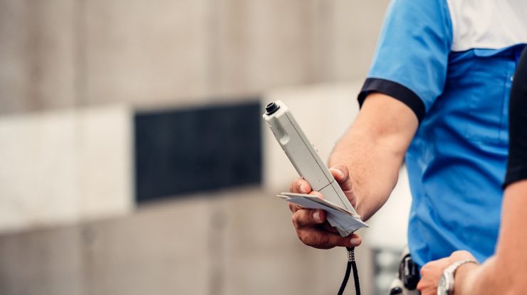 Un interlop drogat la volan a crescut de cinci ori mita pe care voia să o dea polițistului. Bărbatul a fost reținut