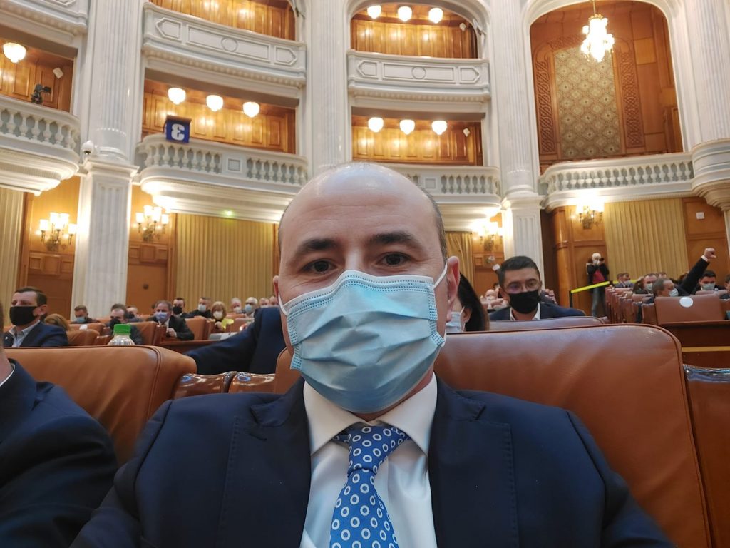 alexandru muraru selfie in parlament.