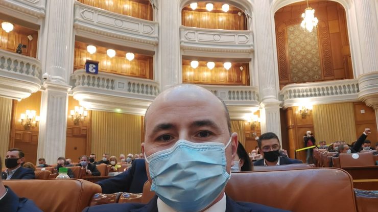 alexandru muraru selfie in parlament.