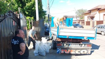 Un bărbat a fost amendat cu 30.000 de lei pentru că a vrut să arunce gunoaie pe spațiul public