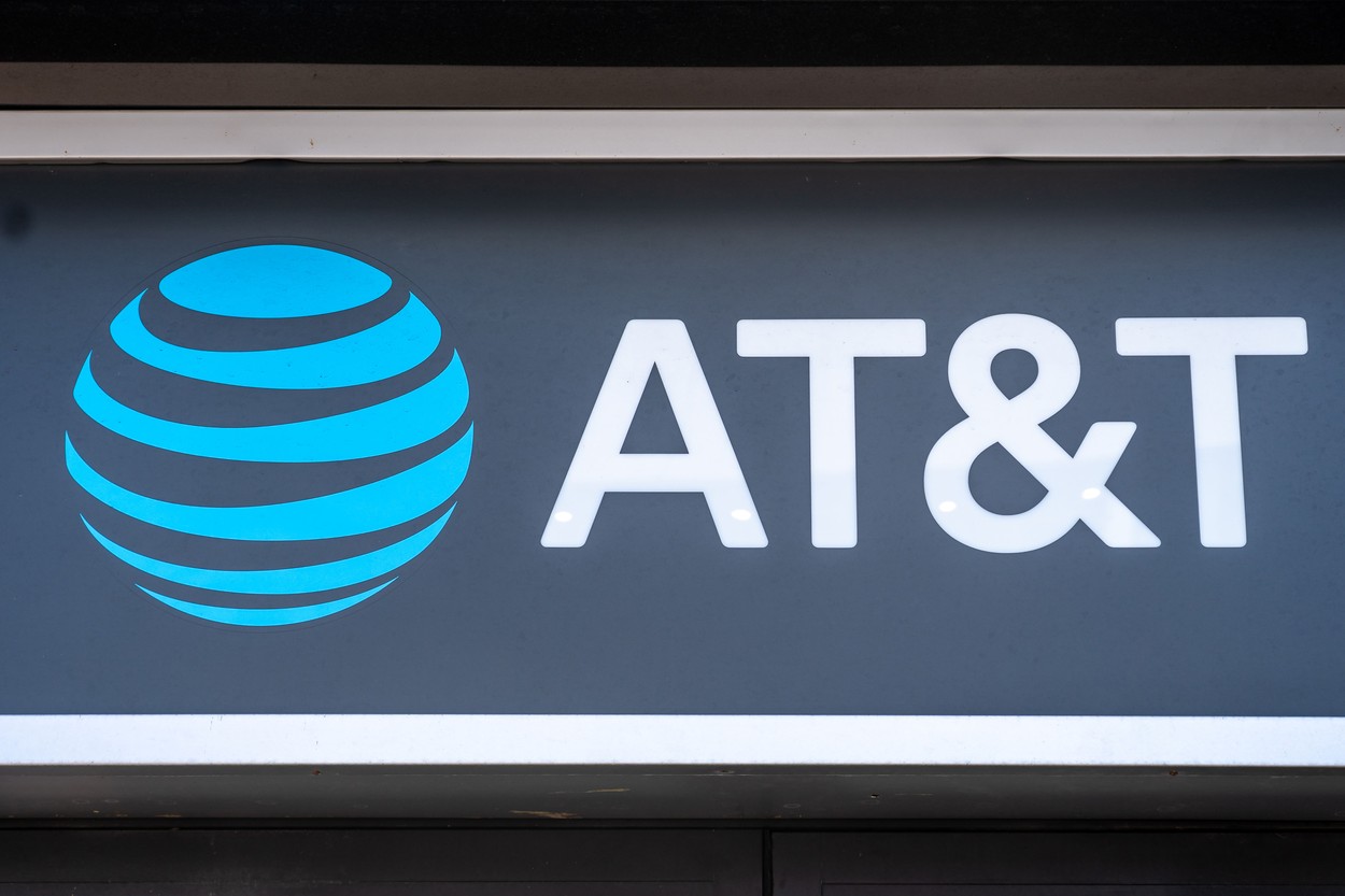 Afacere de 43 de miliarde de dolari. AT&T, gigantul care deţine CNN sau HBO, fuzionează cu Discovery