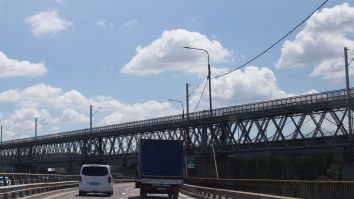 Mașini pe autostrada soarelui