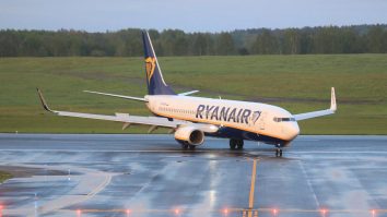 Televiziunile de stat din Belarus transmit interviuri cu presupușii pasageri ai zborului Ryanair. Declarațiile călătorilor
