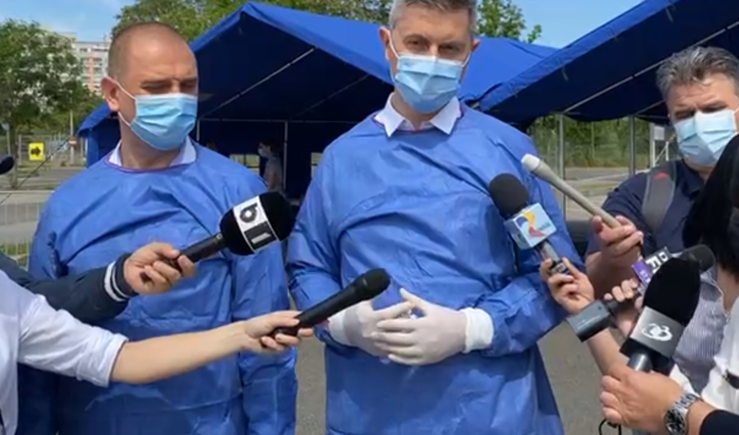 Dan Barna, voluntar la un centru de vaccinare drive-thru din Capitală: Sunt zone unde primarii nu s-au implicat