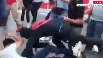 Militanții pro-Hamas și cei pro-israelieni s-au luat la bătaie în Times Square din New York, la două ore după intrarea în vigoare a armistițiului. VIDEO