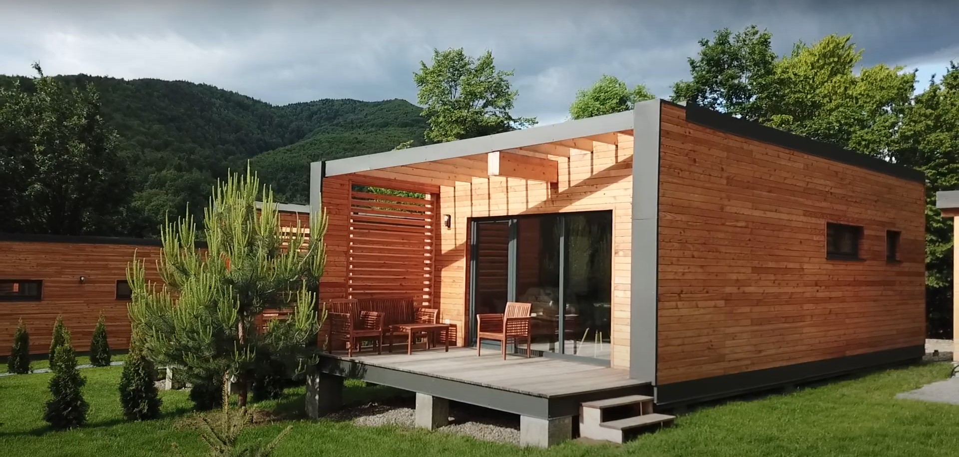 VIDEO. Platforma unde găsești exclusiv case de vacanță. La ce preț le poți închiria pe noapte