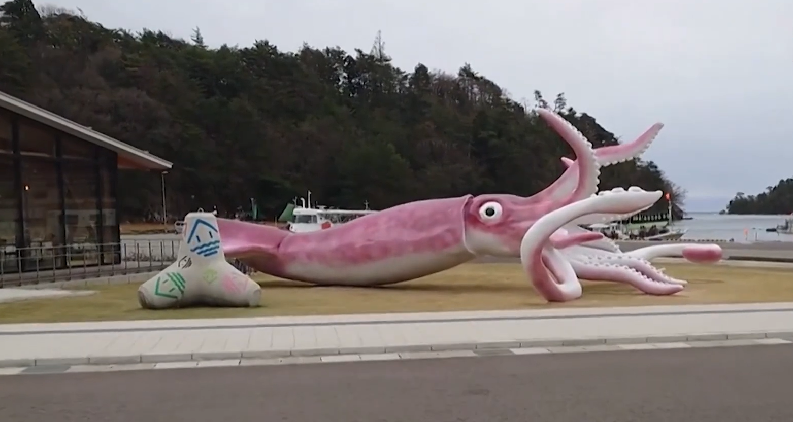 Cercetătorii au realizat un nou material care va înlocui recipientele de plastic