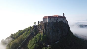 Ratingul castelului Riegersburg a fost restabilit de Google. Recenziile românilor după uciderea ursului Arthur au fost șterse