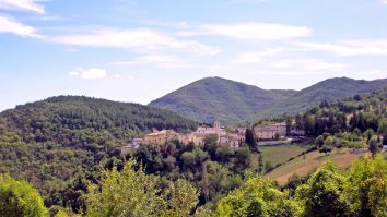 O comună din Italia fără COVID, deși se află într-o regiune puternic afectată: „Aici am suferit întotdeauna de distanţare”