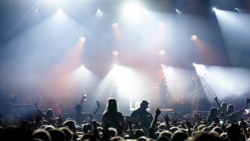 Reduceri de preţ la bilete pentru cei care se vaccinează. Cât te costă să intri la un concert dacă nu ești vaccinat