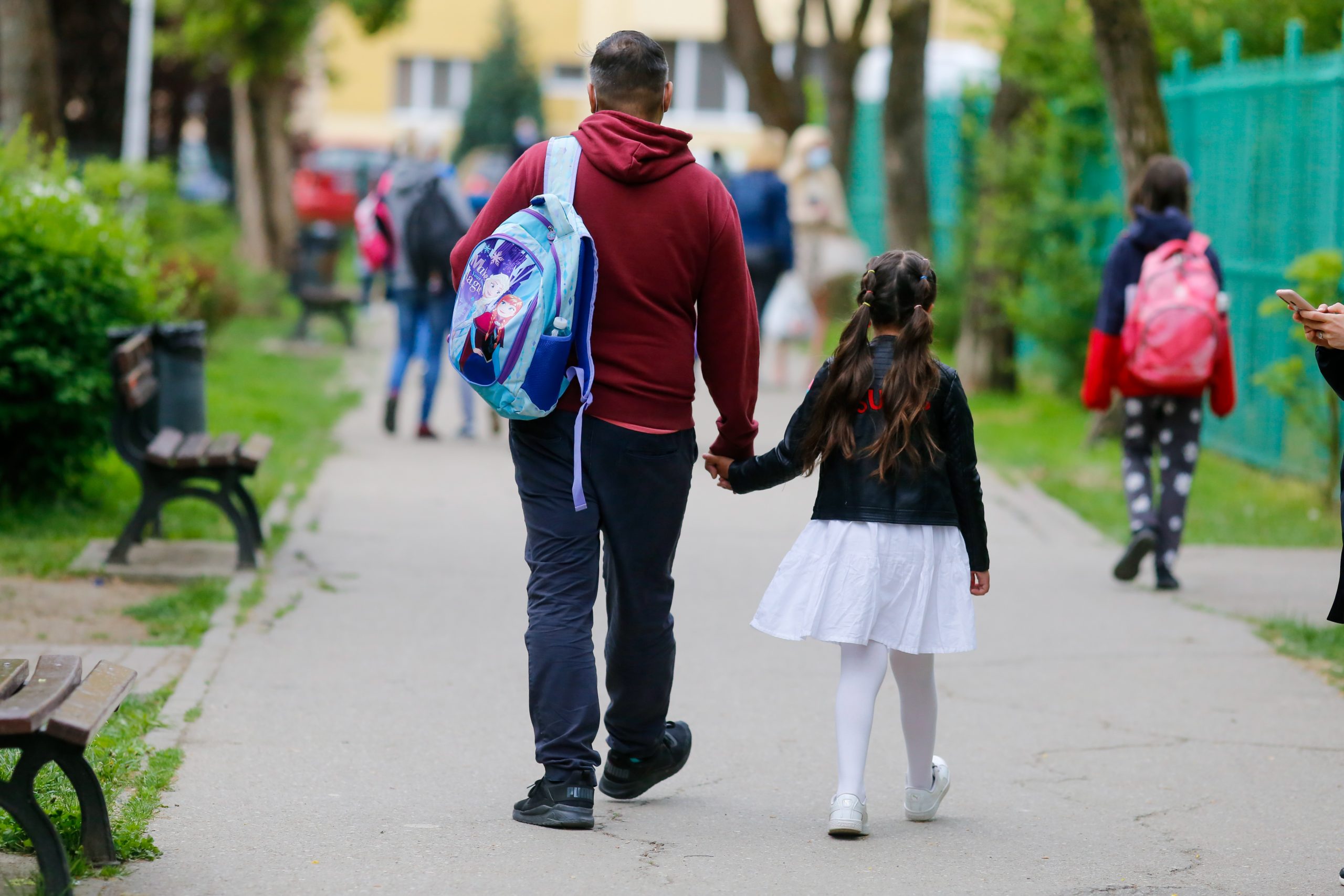Un copil de 5 ani a fost agresat sexual într-un parc din Tecuci. Agresorul a fost prins
