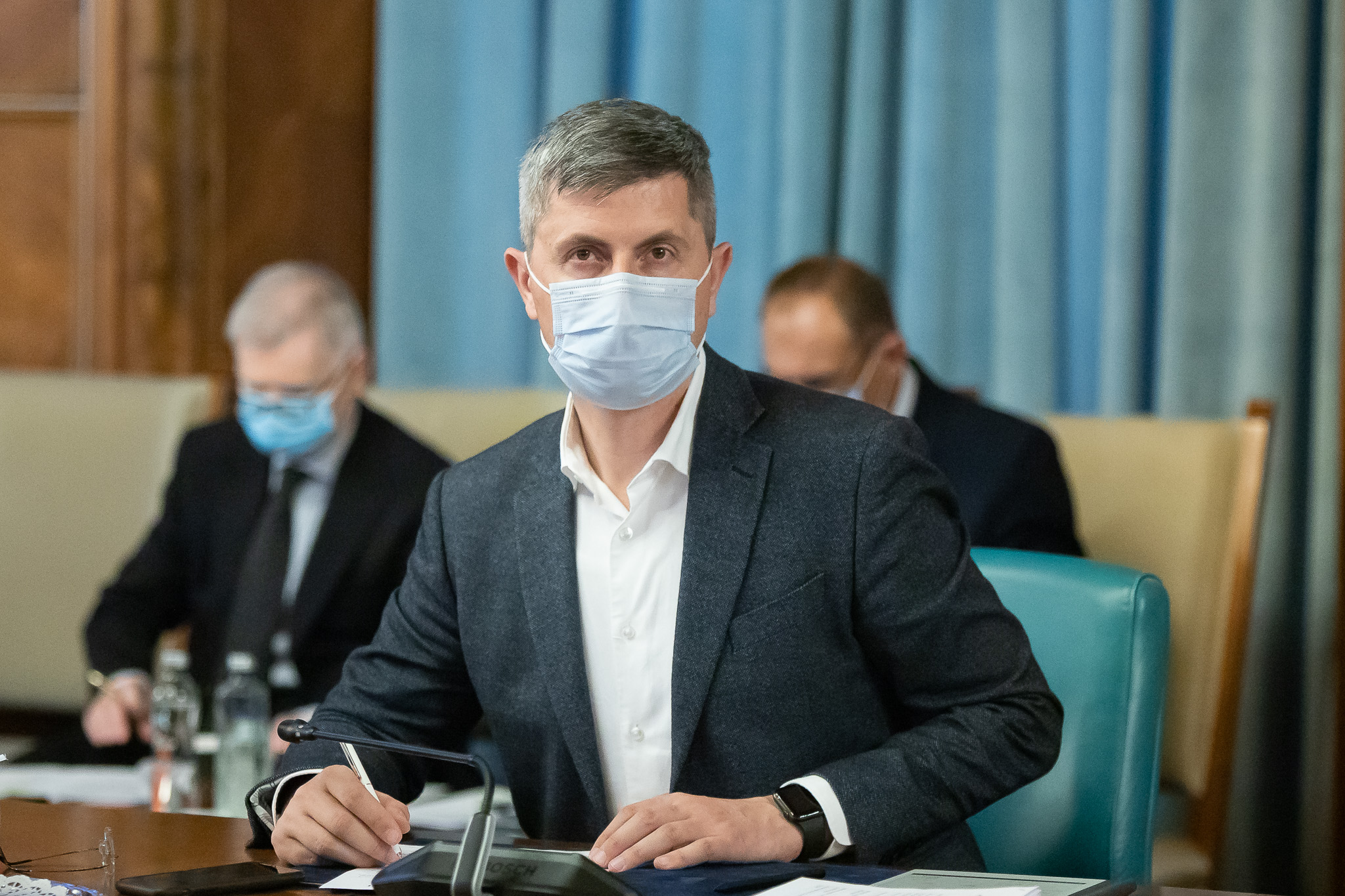 PSD și AUR cer demisia lui Dan Barna: Conform propriilor standarde, a intrat în categoria penalilor în funcţii publice