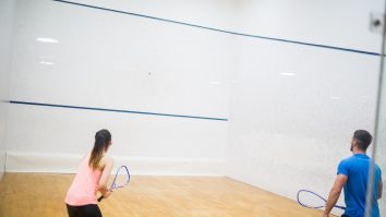 Squash, sportul care câștigă tot mai mult teren în România. Numărul jucătorilor a crescut cu peste 30% în ultimul an