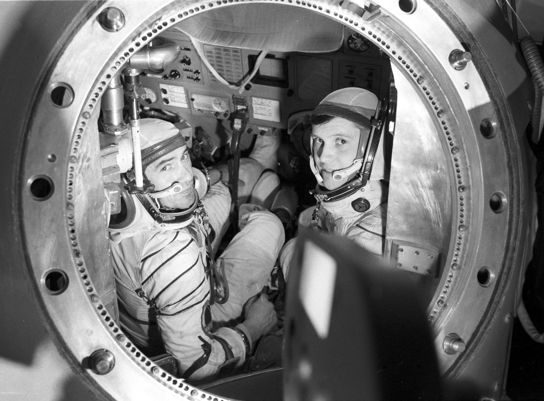 După 40 de ani, Dumitru Prunariu povestește ce a simțit când a privit Pământul din Spațiu