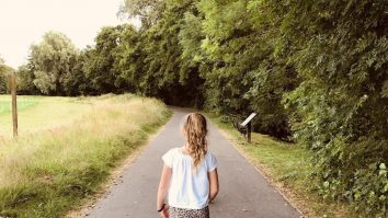 Pedofil de 64 de ani, prins de jandarmi cu ajutorul unei fetițe de 12 ani