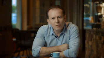 Guvernul lansează 11 spoturi prin care vrea să încurajeze vaccinarea. Cîțu apare în unul dintre acestea: „Vaccinul conține normalitate”. VIDEO