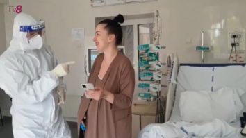 VIDEO. Femeile gravide din Chișinău, care au fost infectate cu COVID, puse să cânte pentru a-și reface plămânii