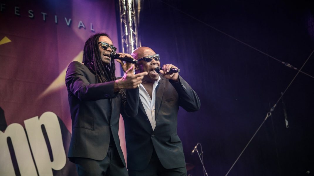 John Davis a murit. Adevăratul cântăreţ al hiturilor Milli Vanilli avea Covid-19
