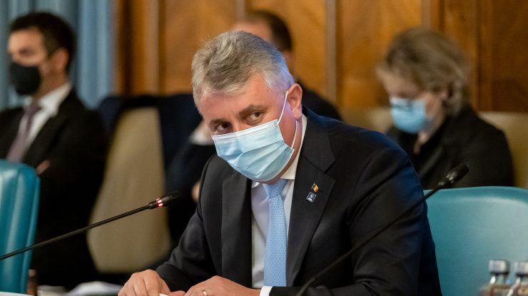 lucian bode poarta masca in sedinta de guvern.