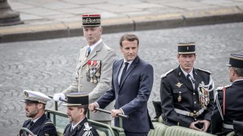 Încă o scrisoare controversată, semnată de militari și susținută de peste 75.000 de oameni: „Războiul civil se pregătește în Franța”