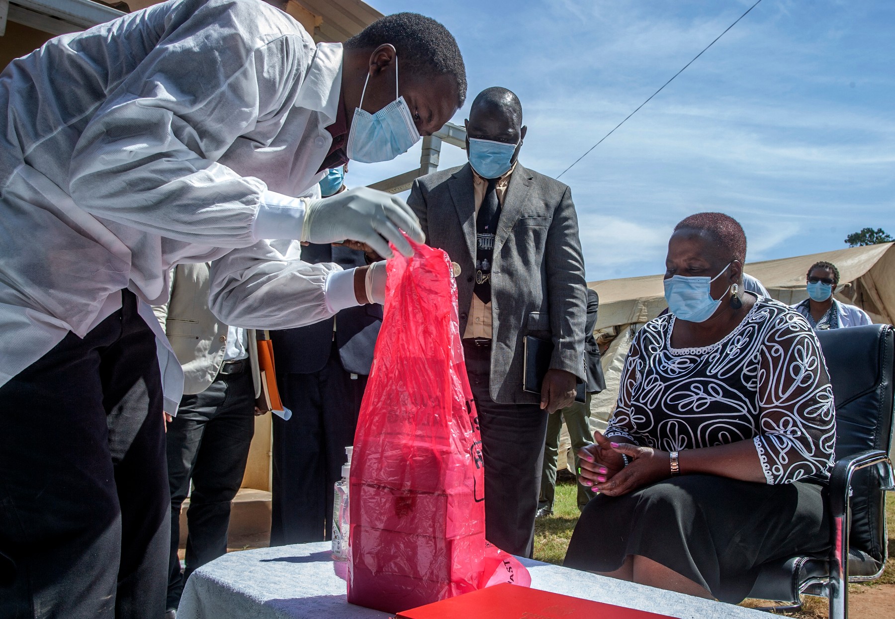 O țară din Africa a ars aproape 20.000 de doze de vaccin AstraZeneca. Explicațiile autorităților