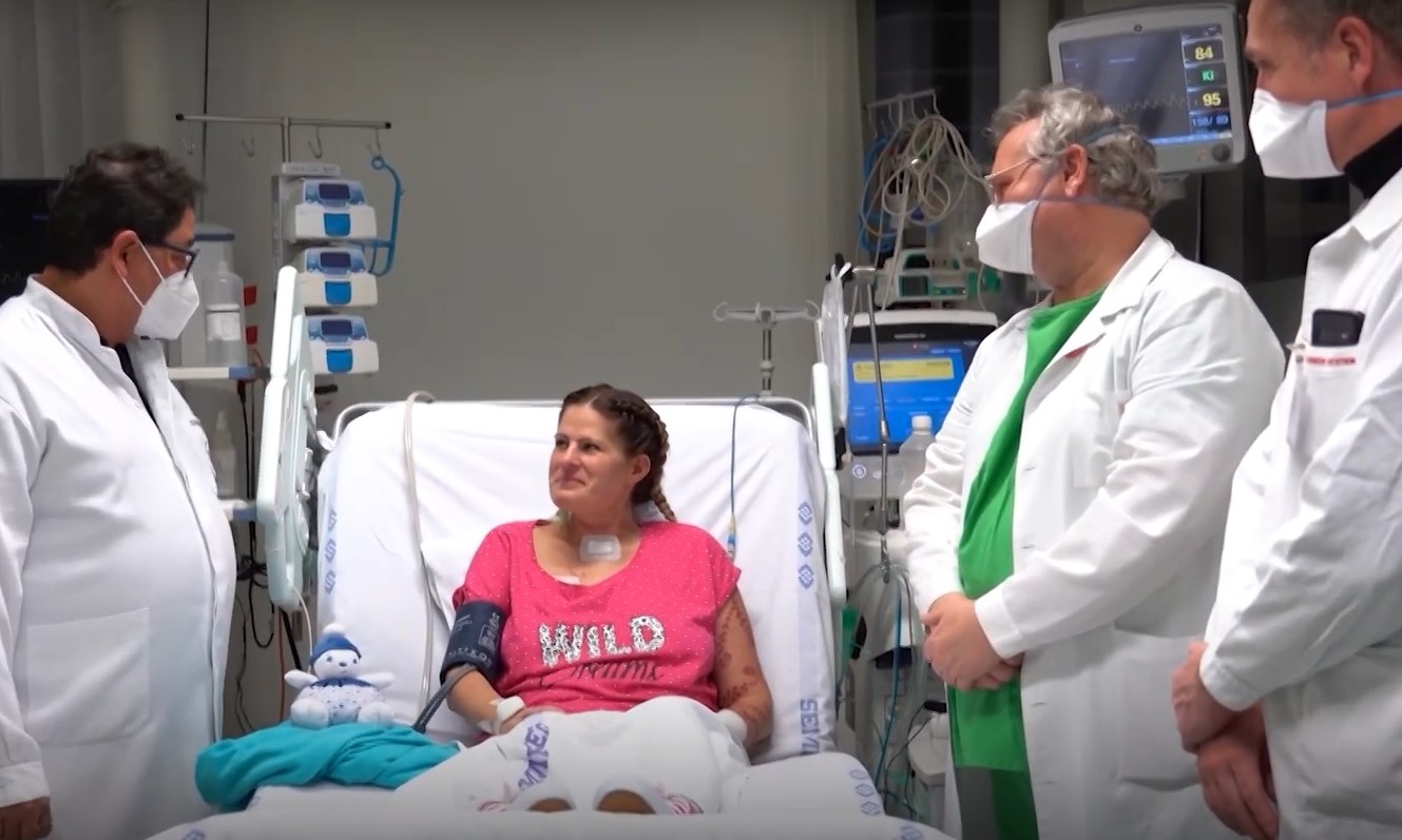 O femeie a aflat că a devenit mamă după ce s-a trezit din comă indusă. VIDEO