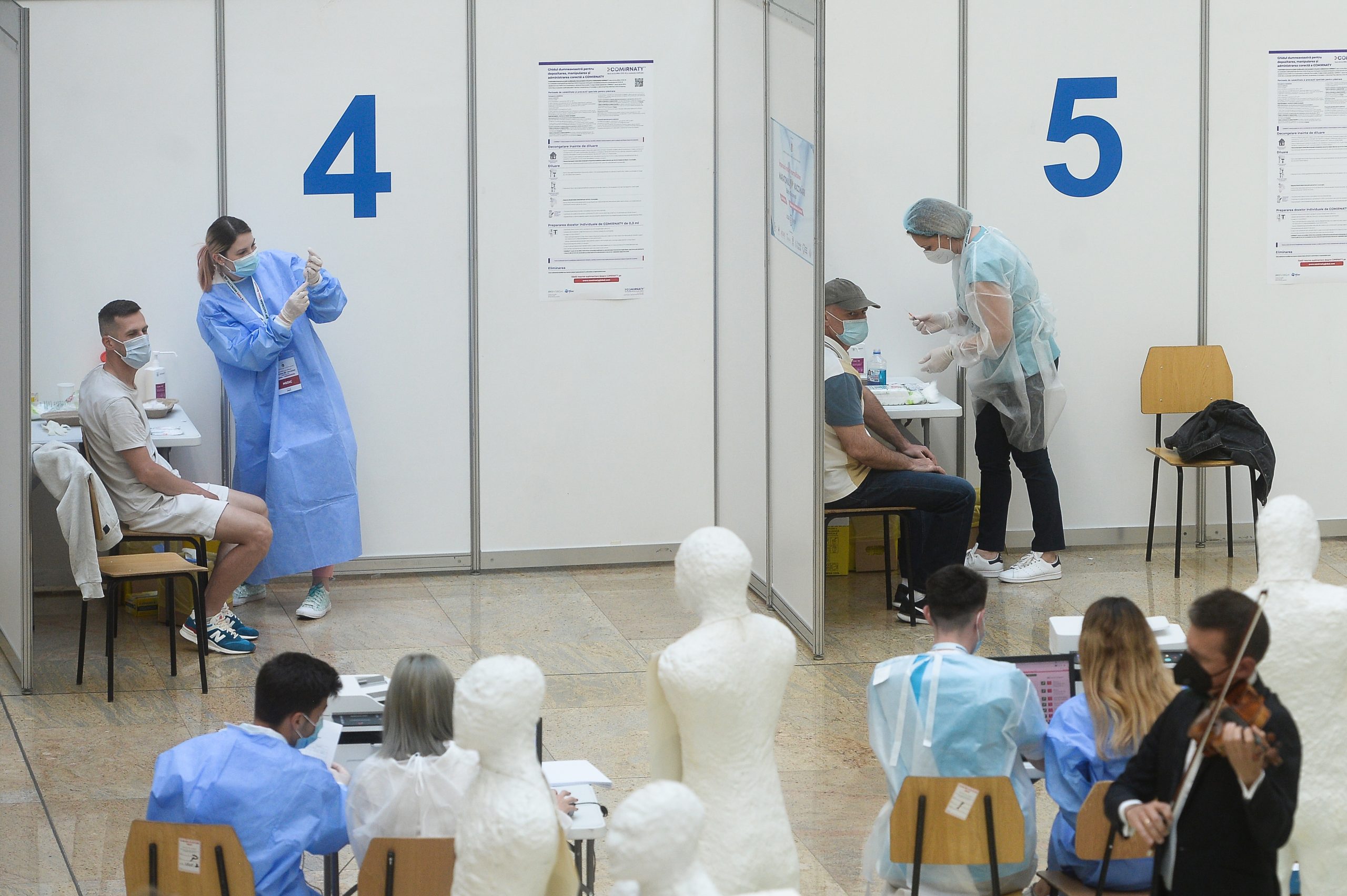 Peste 20.000 de persoane s-au vaccinat la maratonul organizat în Capitală. Beatrice Mahler: „Nu au fost reacții adverse severe”