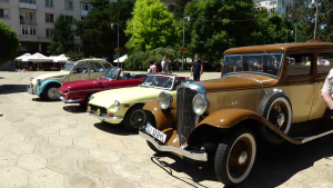 Expoziție de mașini retro la Craiova.