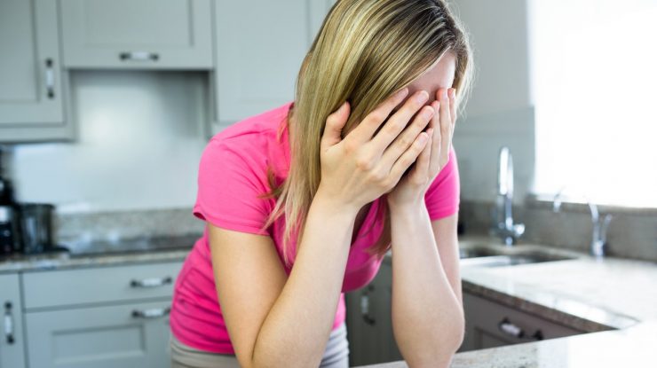 Suferi de migrene? Un nou studiu spune că obiceiurile tale alimentare ar putea fi de vină