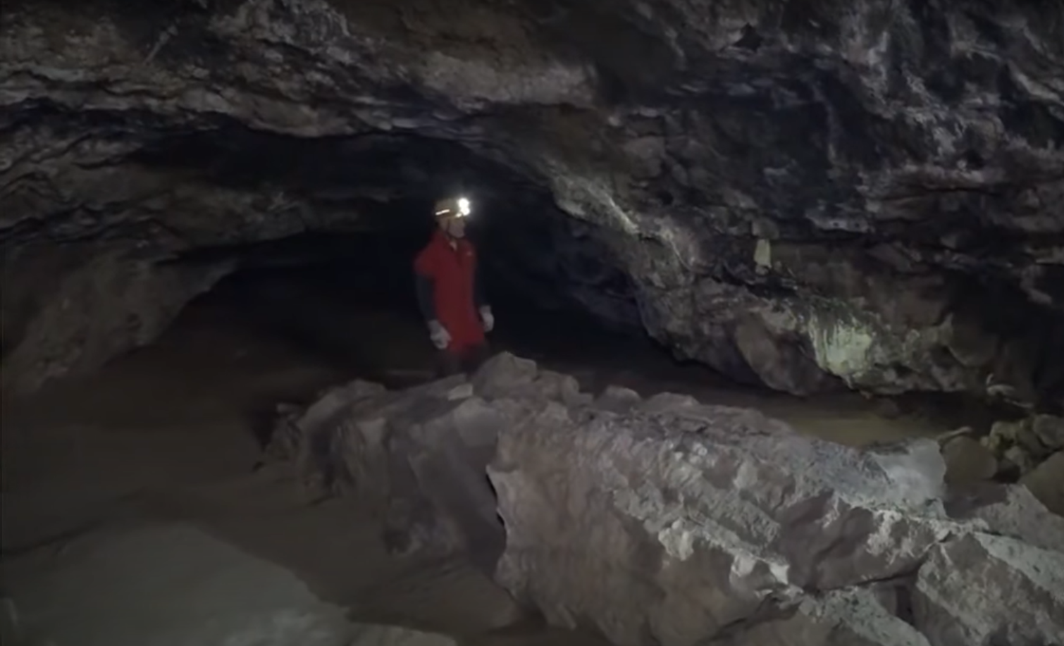 Exploratorii au descoperit în sudul Tasmaniei cea mai adâncă peșteră cunoscută din Australia