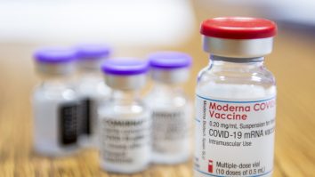 Doză de vaccin Moderna.