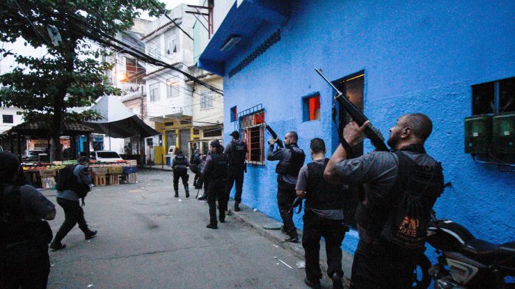 Operațiune a poliției braziliene împotriva traficanților de droguri în Jacarezinho, Rio de Janeiro, în data de 6 mai 2021.