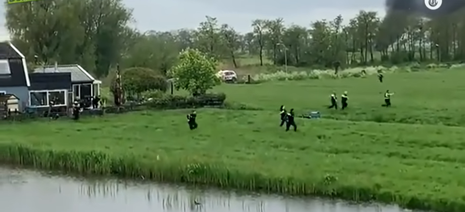 Schimb masiv de focuri între polițiștii olandezi și 7 bărbați, după ce au furat bijuterii în valoare de 50 de milioane de euro. VIDEO