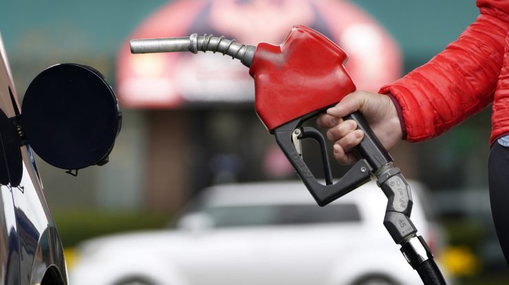 pompă benzină, emisii carbon