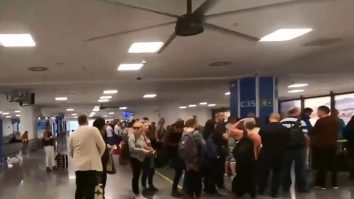 Ce s-a întâmplat cu românii din Spania blocați pe aeroport pentru că nu aveau test PCR
